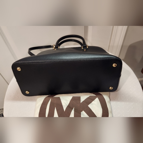 Michael Kors Black MD Cindy Dome Leather Satchel, Designer Bag - Picture 4 of 5